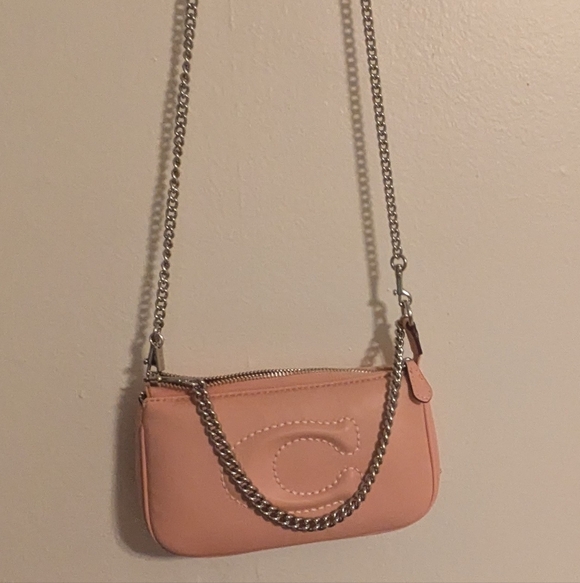 Coach Soft Pink Leather Small Purse With Attachable Long Chain Strap - Picture 4 of 4